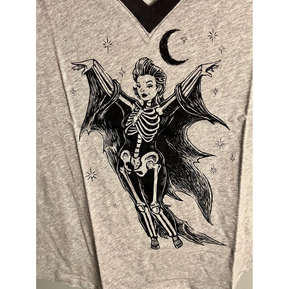 NWT Torrid Sketch Witch Skeleton Raglan Tee Grey Black 3/4 Sleeve V-Neck 1X - Picture 6 of 11